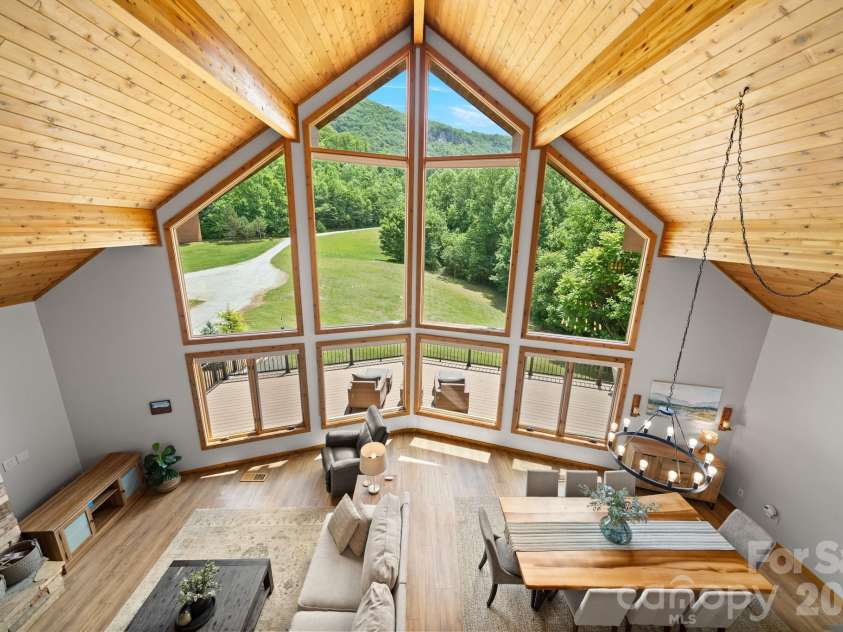 49 Western Eagle Drive, Hendersonville, NC 28792.  MLS# CAR4389447, YatesRealty ID 27755. 