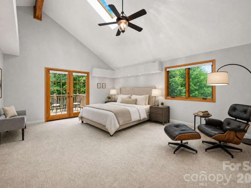 49 Western Eagle Drive, Hendersonville, NC 28792.  MLS# CAR4389447, YatesRealty ID 27755. 