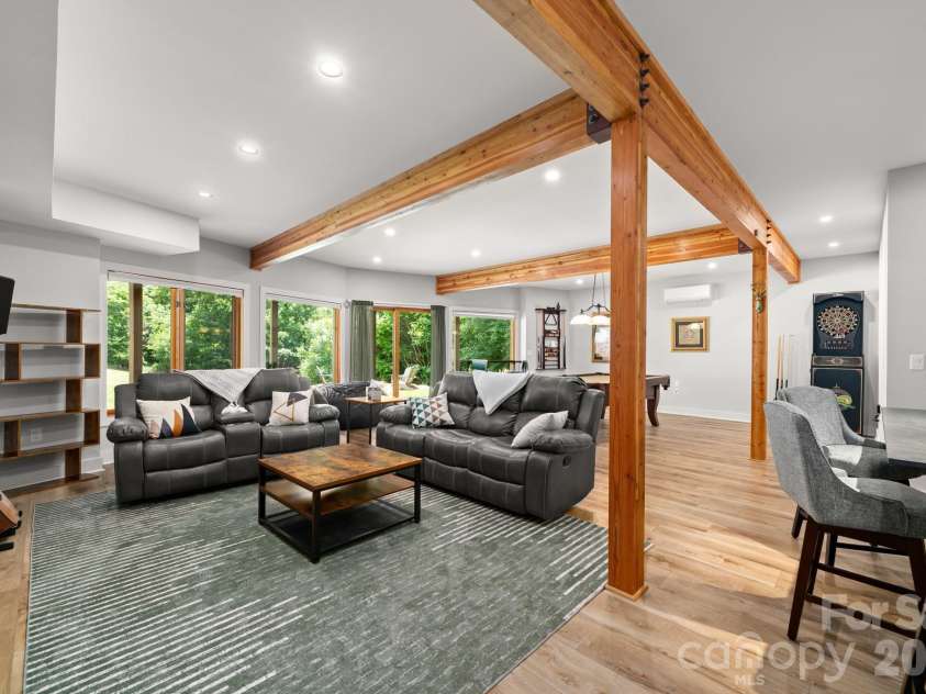 49 Western Eagle Drive, Hendersonville, NC 28792.  MLS# CAR4389447, YatesRealty ID 27755. 