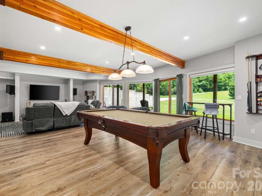 49 Western Eagle Drive, Hendersonville, NC 28792.  MLS# CAR4389447, YatesRealty ID 27755. 