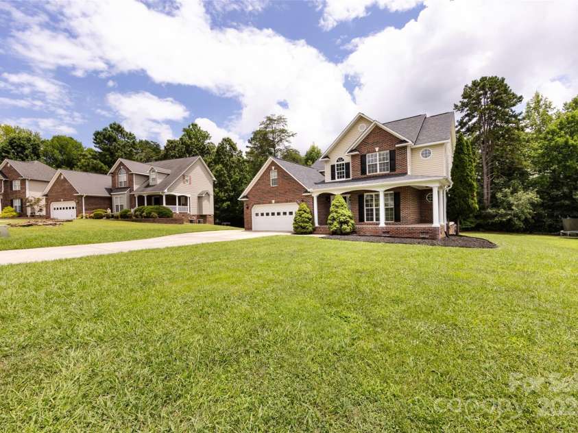 1309 Stonewyck Drive, Salisbury, NC 28146.  MLS# CAR4281489, YatesRealty ID 27756. 