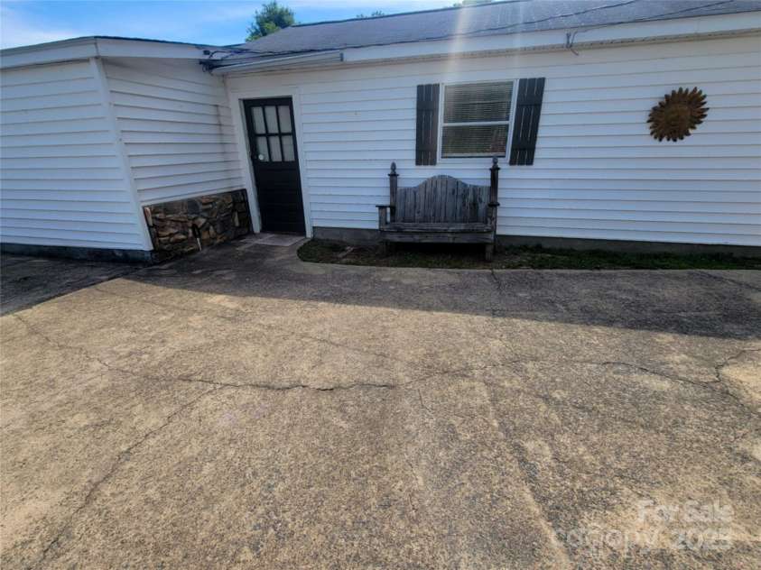 309 11th Street, Kannapolis, NC 28083.  MLS# CAR4255485, YatesRealty ID 27757. 