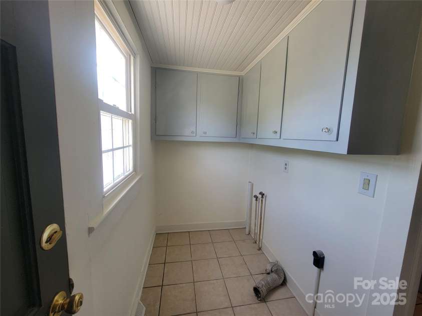 309 11th Street, Kannapolis, NC 28083.  MLS# CAR4255485, YatesRealty ID 27757. 