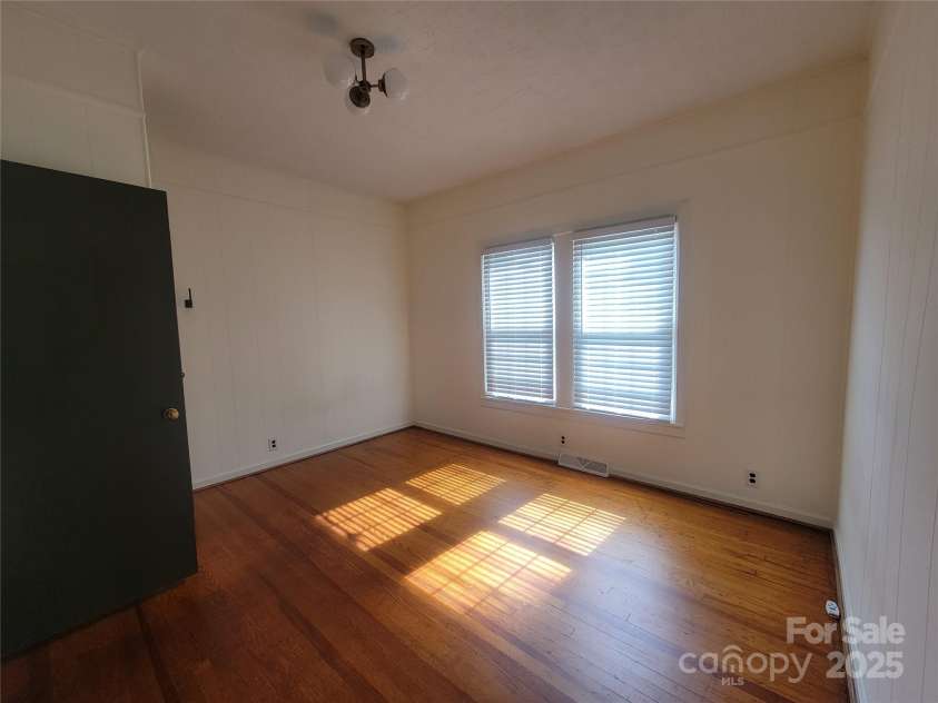 309 11th Street, Kannapolis, NC 28083.  MLS# CAR4255485, YatesRealty ID 27757. 