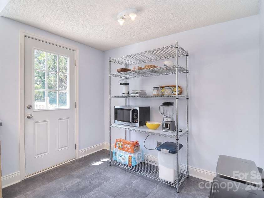 1707 Main Street, Salisbury, NC 28144.  MLS# CAR4281893, YatesRealty ID 27758. 