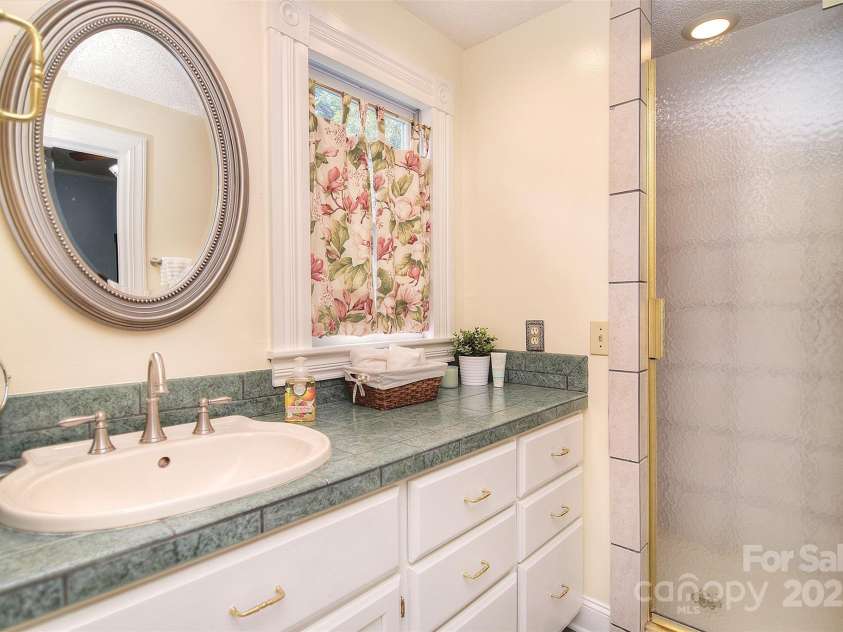 1707 Main Street, Salisbury, NC 28144.  MLS# CAR4281893, YatesRealty ID 27758. Ensuite Bathroom