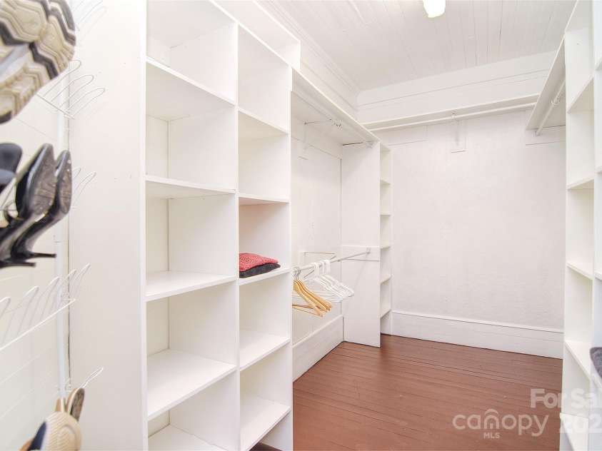 1707 Main Street, Salisbury, NC 28144.  MLS# CAR4281893, YatesRealty ID 27758. Walk in Closet