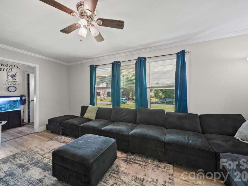809 Elaine Drive, Albemarle, NC 28001.  MLS# CAR4388586, YatesRealty ID 27758. 