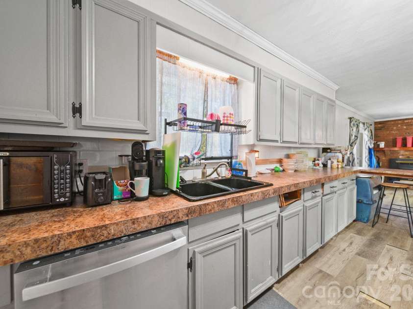 809 Elaine Drive, Albemarle, NC 28001.  MLS# CAR4388586, YatesRealty ID 27758. 