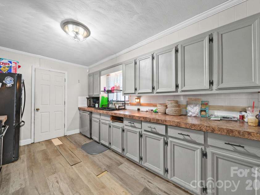 809 Elaine Drive, Albemarle, NC 28001.  MLS# CAR4388586, YatesRealty ID 27758. 