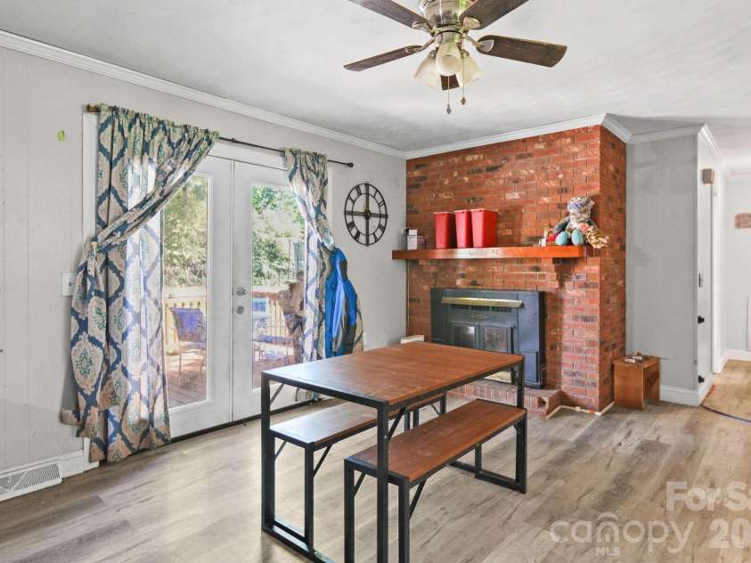 809 Elaine Drive, Albemarle, NC 28001.  MLS# CAR4388586, YatesRealty ID 27758. 