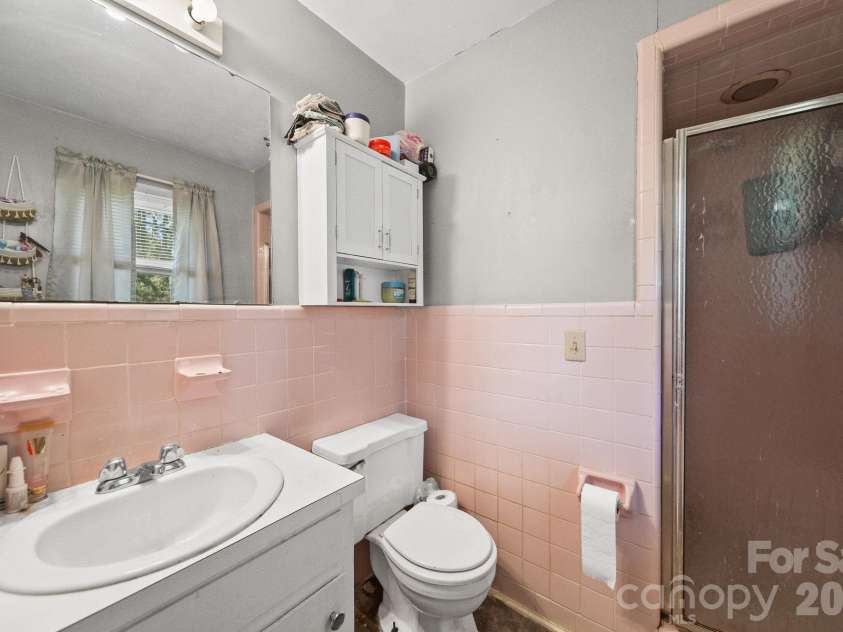 809 Elaine Drive, Albemarle, NC 28001.  MLS# CAR4388586, YatesRealty ID 27758. 