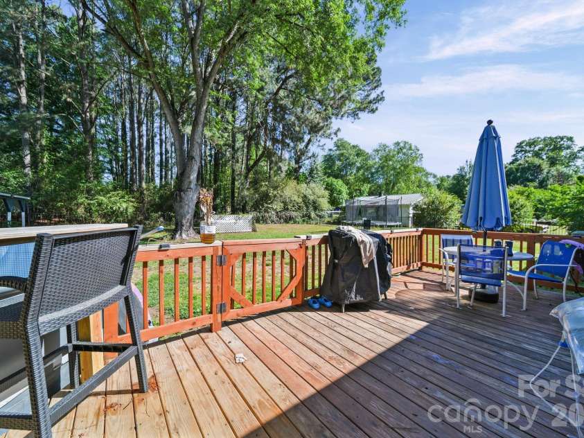 809 Elaine Drive, Albemarle, NC 28001.  MLS# CAR4388586, YatesRealty ID 27758. 
