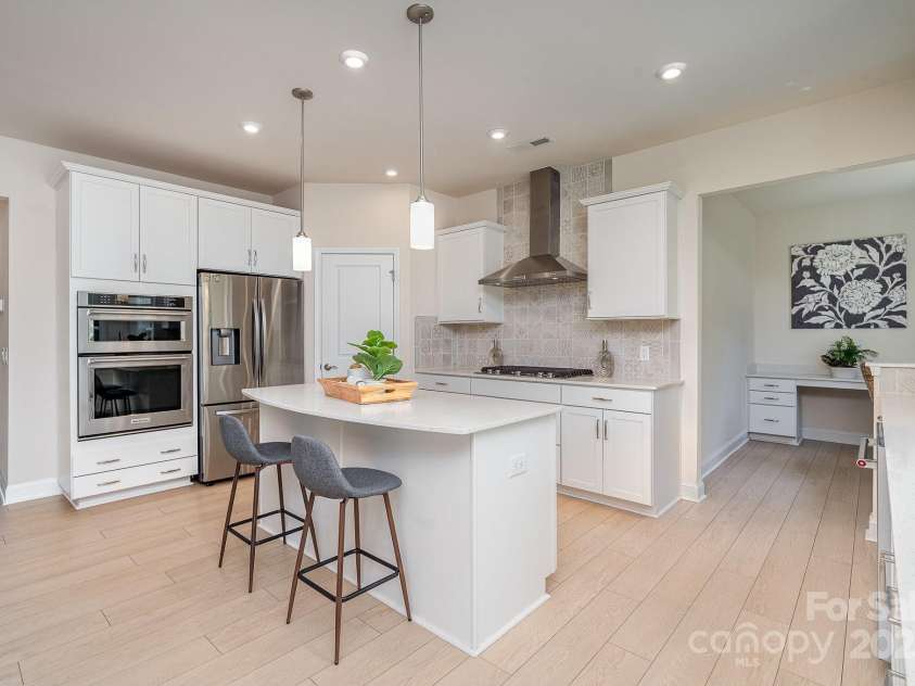 3925 Tokay Lane, Indian Land, SC 29707.  MLS# CAR4250726, YatesRealty ID 27759. Amazing Kitchen with all the bells & whistles!