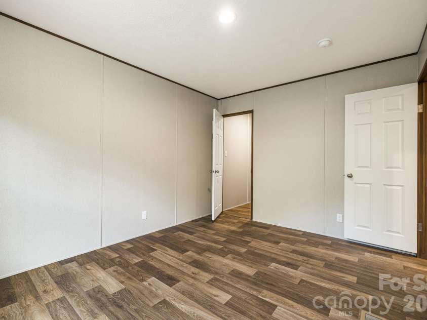 67 Vista Drive, Nebo, NC 28761.  MLS# CAR4389784, YatesRealty ID 27759. 