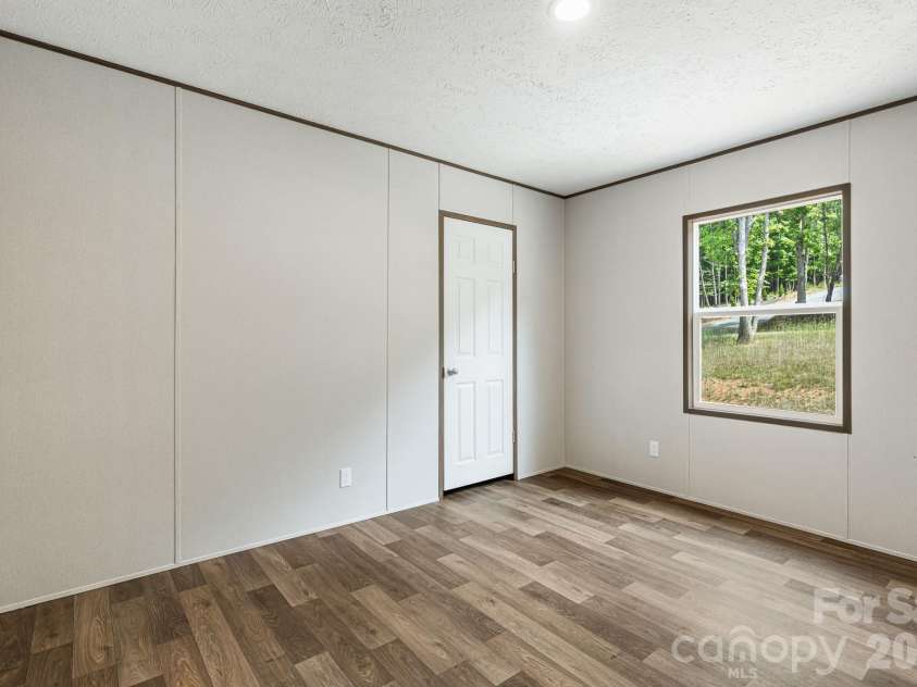 67 Vista Drive, Nebo, NC 28761.  MLS# CAR4389784, YatesRealty ID 27759. 