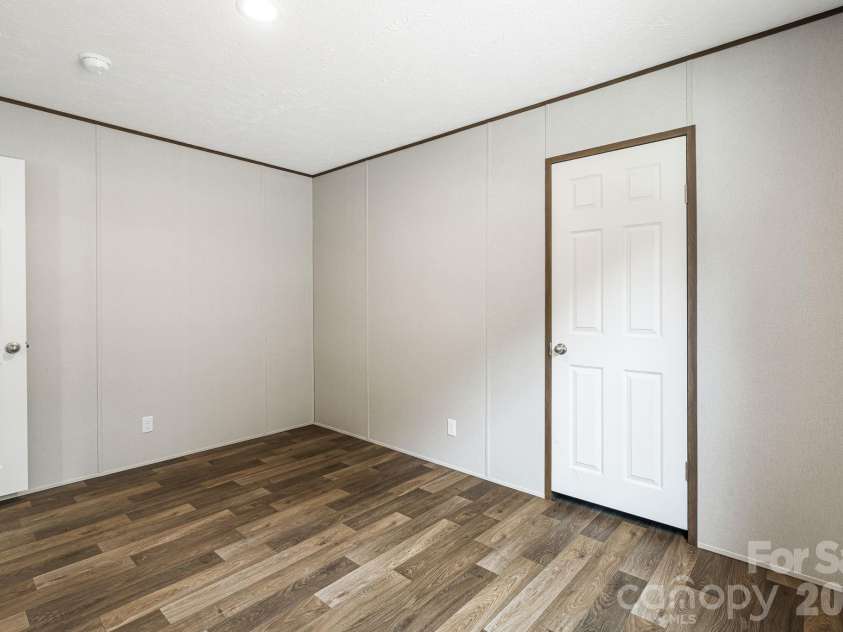 67 Vista Drive, Nebo, NC 28761.  MLS# CAR4389784, YatesRealty ID 27759. 