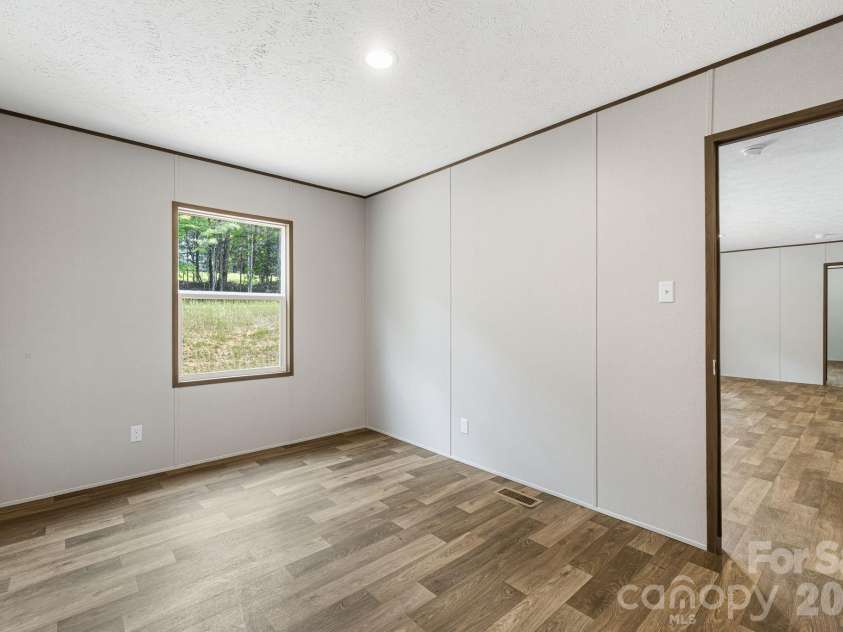 67 Vista Drive, Nebo, NC 28761.  MLS# CAR4389784, YatesRealty ID 27759. 