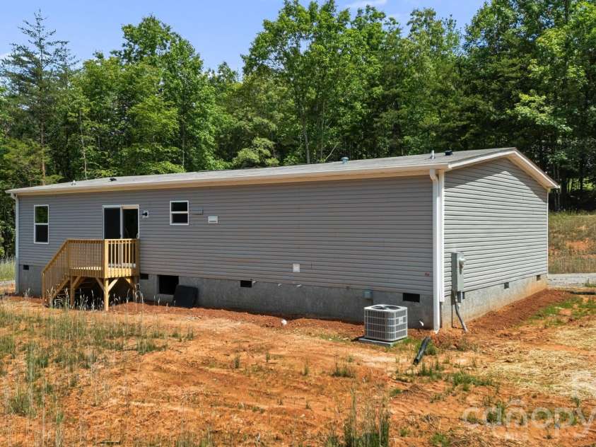 67 Vista Drive, Nebo, NC 28761.  MLS# CAR4389784, YatesRealty ID 27759. 