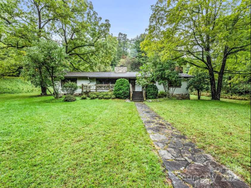 270 Mills River Way, Horse Shoe, NC 28742.  MLS# CAR4190323, YatesRealty ID 2776. 