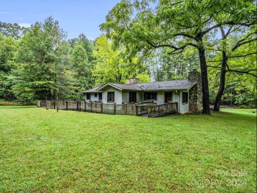 270 Mills River Way, Horse Shoe, NC 28742.  MLS# CAR4190323, YatesRealty ID 2776. 