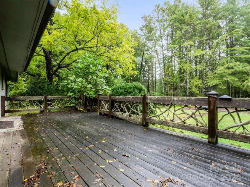 270 Mills River Way, Horse Shoe, NC 28742.  MLS# CAR4190323, YatesRealty ID 2776. 
