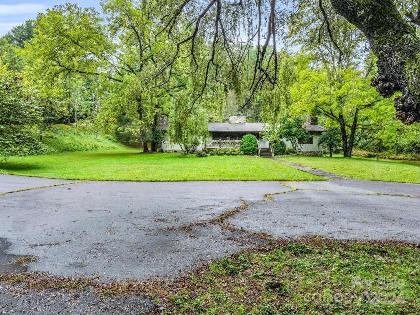 270 Mills River Way, Horse Shoe, NC 28742.  MLS# CAR4190323, YatesRealty ID 2776. 