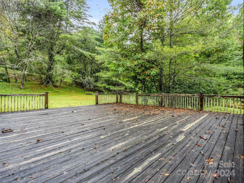 270 Mills River Way, Horse Shoe, NC 28742.  MLS# CAR4190323, YatesRealty ID 2776. 