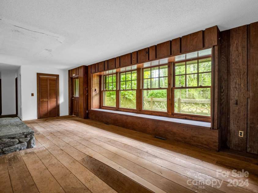 270 Mills River Way, Horse Shoe, NC 28742.  MLS# CAR4190323, YatesRealty ID 2776. 