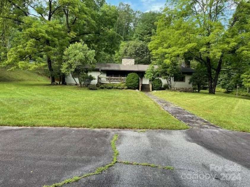 270 Mills River Way, Horse Shoe, NC 28742.  MLS# CAR4190323, YatesRealty ID 2776. 
