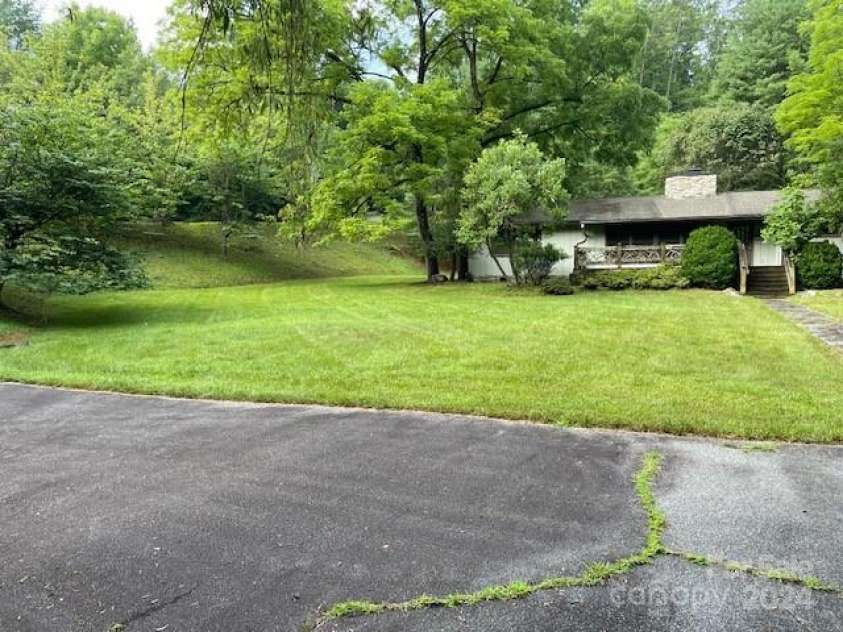 270 Mills River Way, Horse Shoe, NC 28742.  MLS# CAR4190323, YatesRealty ID 2776. 