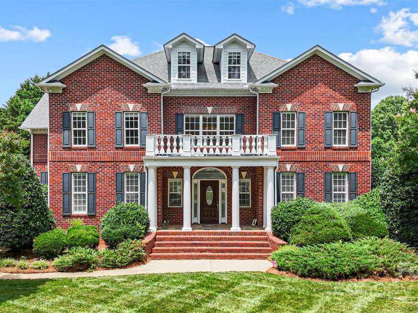 3706 Song Sparrow Drive, Matthews, NC 28104.  MLS# CAR4270689, YatesRealty ID 27761. 