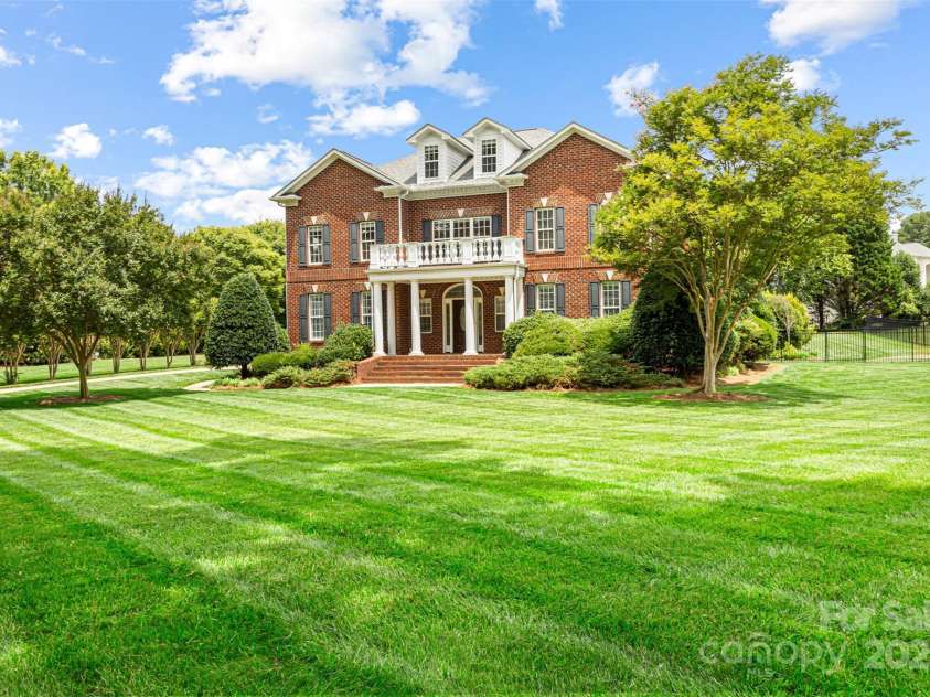 3706 Song Sparrow Drive, Matthews, NC 28104.  MLS# CAR4270689, YatesRealty ID 27761. 