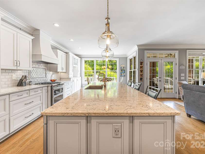 3706 Song Sparrow Drive, Matthews, NC 28104.  MLS# CAR4270689, YatesRealty ID 27761. 