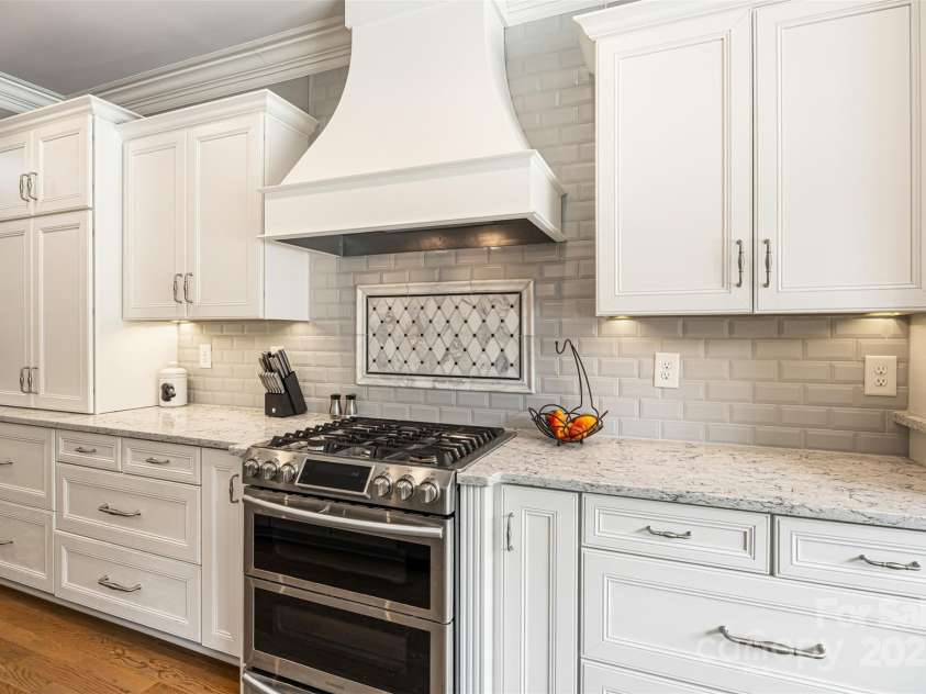 3706 Song Sparrow Drive, Matthews, NC 28104.  MLS# CAR4270689, YatesRealty ID 27761. 