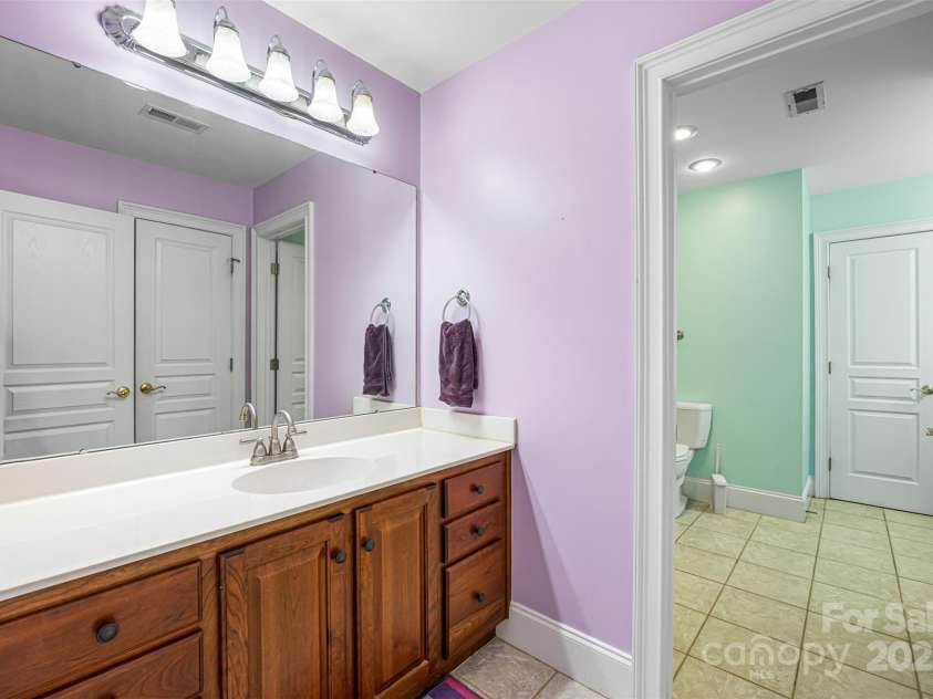 3706 Song Sparrow Drive, Matthews, NC 28104.  MLS# CAR4270689, YatesRealty ID 27761. 