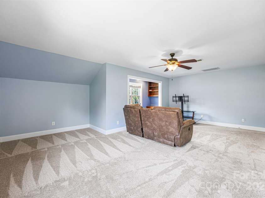 3706 Song Sparrow Drive, Matthews, NC 28104.  MLS# CAR4270689, YatesRealty ID 27761. 