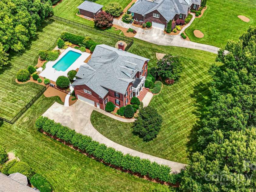 3706 Song Sparrow Drive, Matthews, NC 28104.  MLS# CAR4270689, YatesRealty ID 27761. 