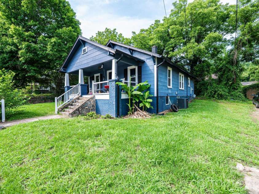 224 broadway Street, Lenoir, NC 28645.  MLS# CAR4389505, YatesRealty ID 27762. 