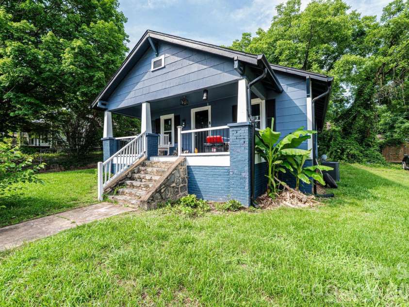 224 broadway Street, Lenoir, NC 28645.  MLS# CAR4389505, YatesRealty ID 27762. 