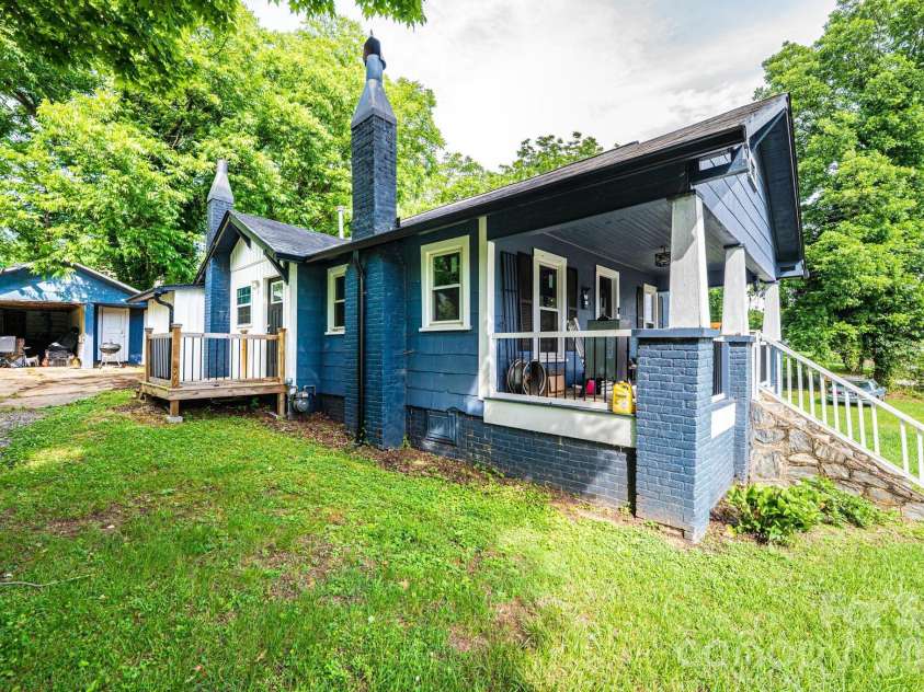 224 broadway Street, Lenoir, NC 28645.  MLS# CAR4389505, YatesRealty ID 27762. 