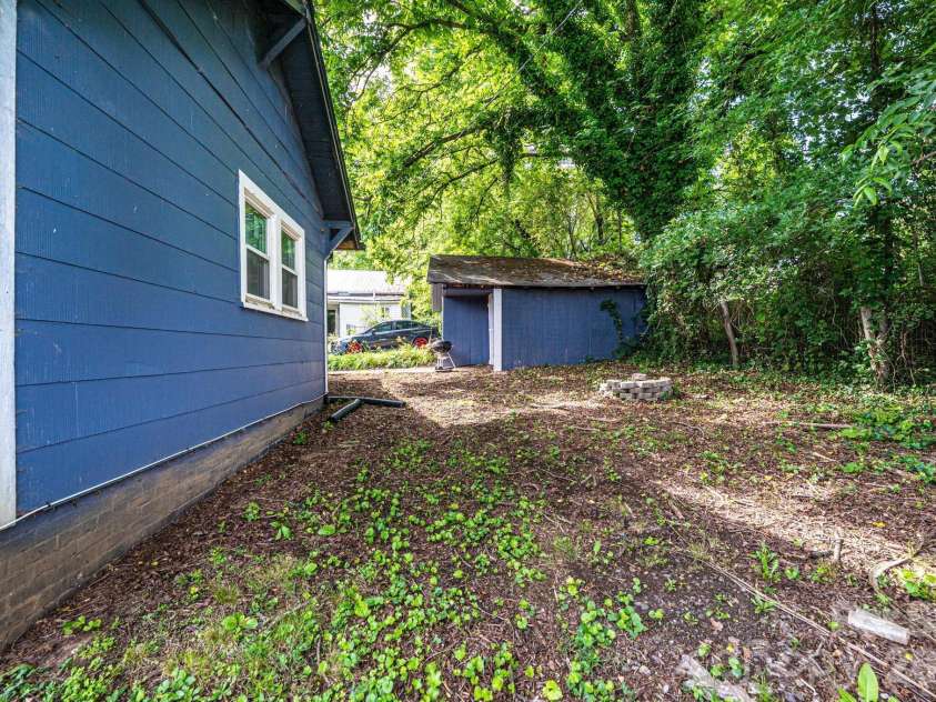 224 broadway Street, Lenoir, NC 28645.  MLS# CAR4389505, YatesRealty ID 27762. 