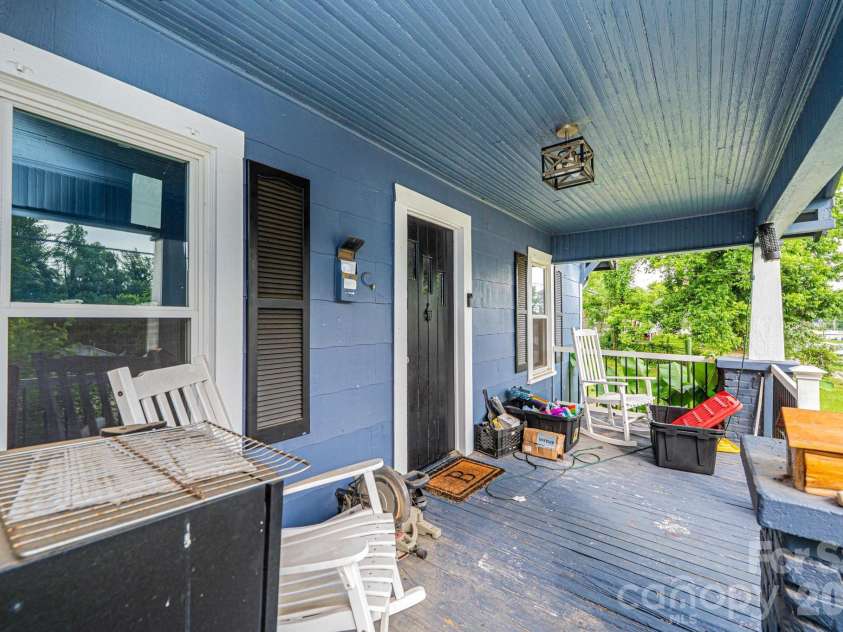 224 broadway Street, Lenoir, NC 28645.  MLS# CAR4389505, YatesRealty ID 27762. 