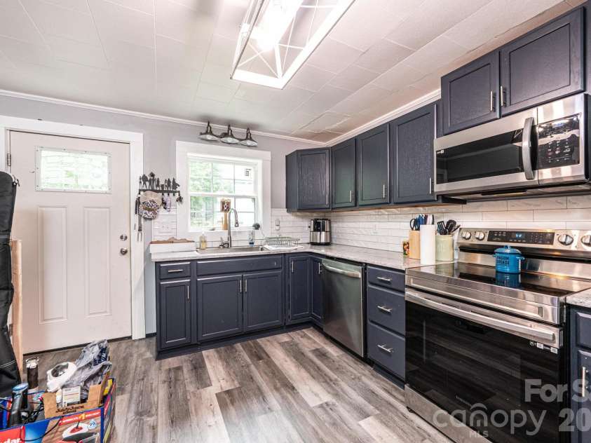 224 broadway Street, Lenoir, NC 28645.  MLS# CAR4389505, YatesRealty ID 27762. 