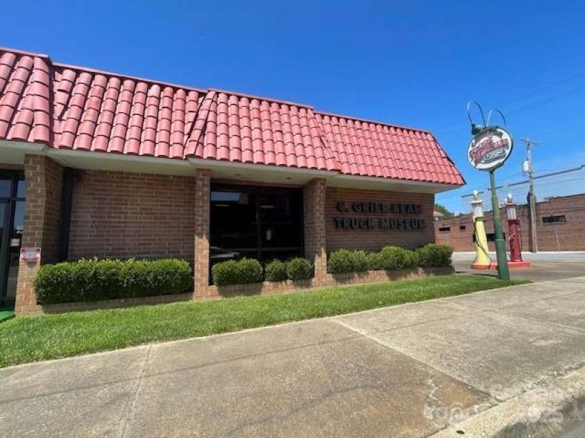 323 J C Dellinger Road, Cherryville, NC 28021.  MLS# CAR4311261, YatesRealty ID 27762. 