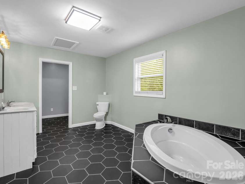 103 Ross Road, Shelby, NC 28150.  MLS# CAR4389907, YatesRealty ID 27763. 