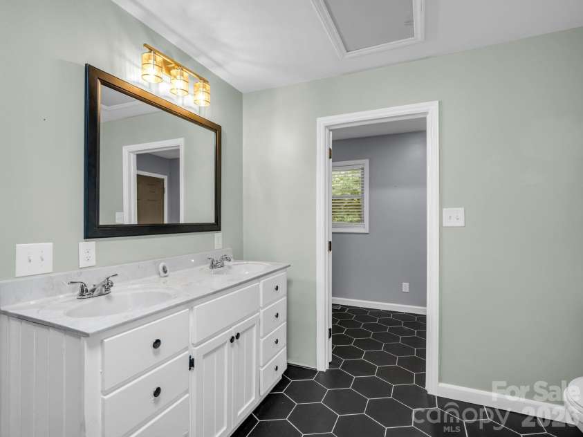 103 Ross Road, Shelby, NC 28150.  MLS# CAR4389907, YatesRealty ID 27763. 