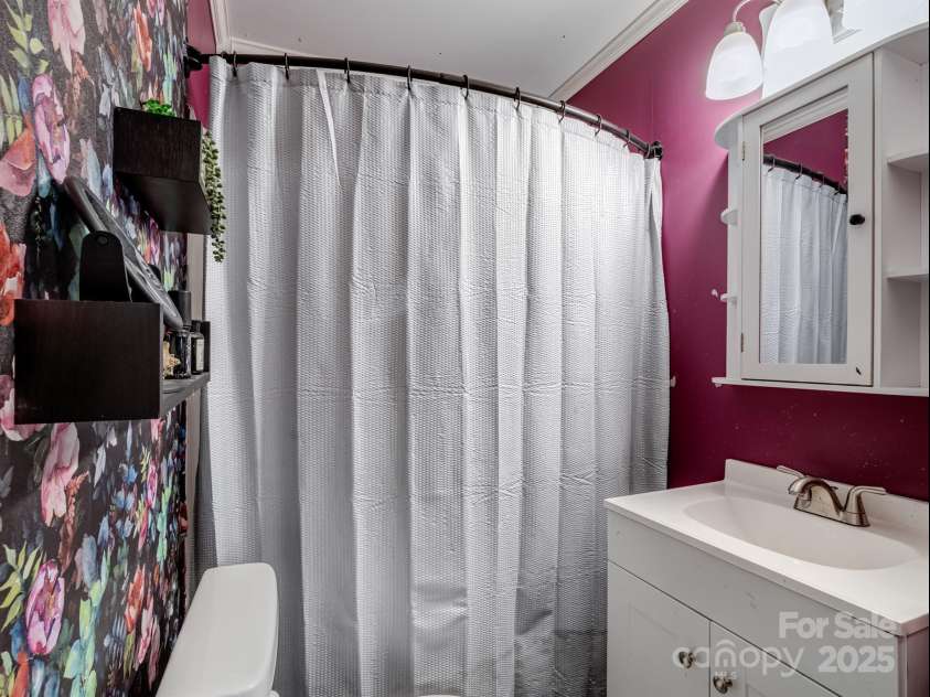206 Friedheim Road, Rock Hill, SC 29730.  MLS# CAR4277745, YatesRealty ID 27763. Bathroom
