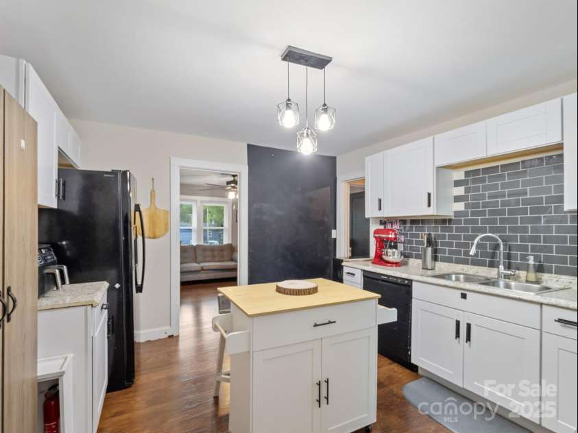 206 Friedheim Road, Rock Hill, SC 29730.  MLS# CAR4277745, YatesRealty ID 27763. Kitchen