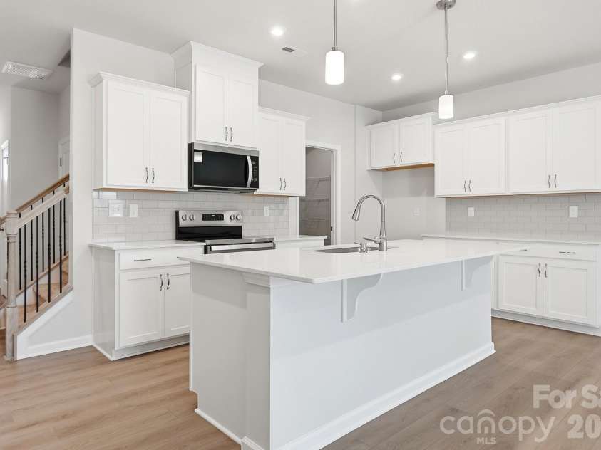 1304 Vibrant Road, Charlotte, NC 28215.  MLS# CAR4389925, YatesRealty ID 27764. 